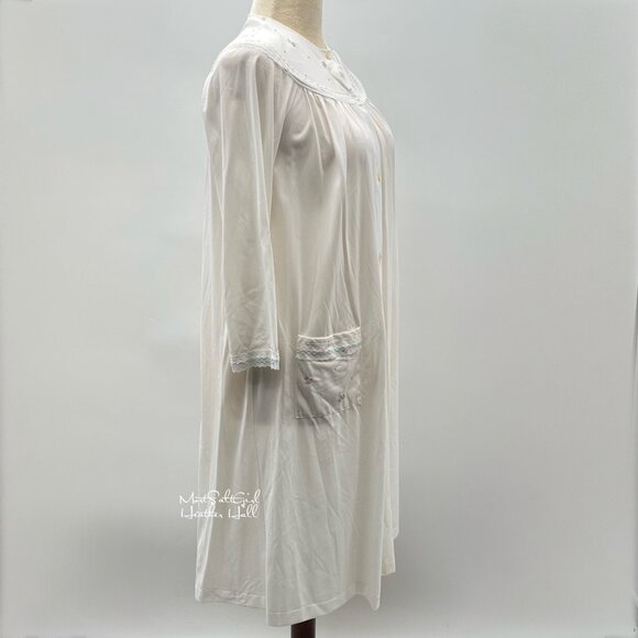 Vintage Shadowline White Button-Up Nightgown with Embroidered Collar & Pocket - Picture 6 of 7